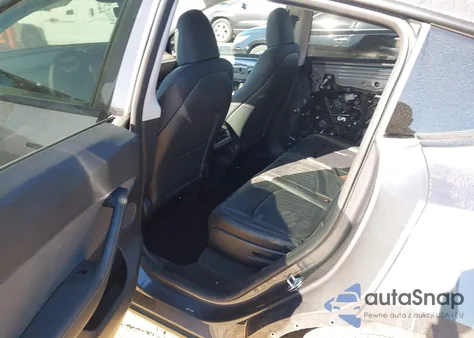 2023 Tesla Model Y Awd/Long Range Dual Motor All-Wheel Drive z USA, uszkodzony, nr VIN 7SAYGAEE3PF807541